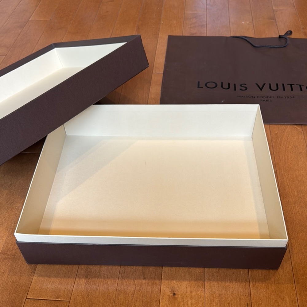 Louis Vuitton Black Box and Bag in XXL - Picture 5 of 5